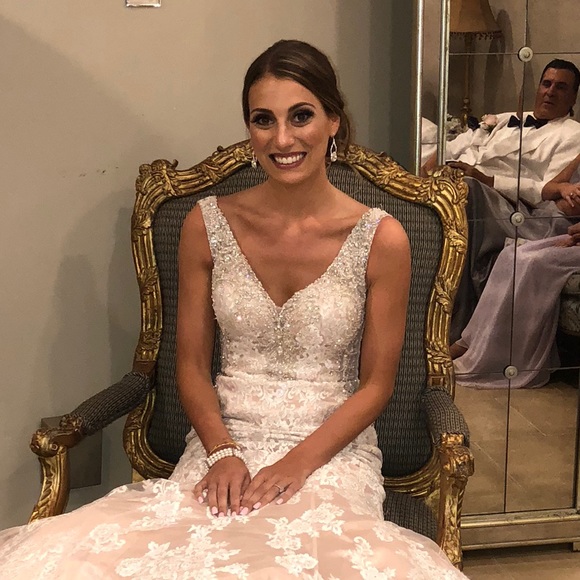 Meet your Posher, Arielle - Picture 1 of 1